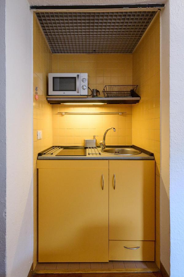 Artist Nadia'S Apartment In Porta Vercellina Milano Ngoại thất bức ảnh